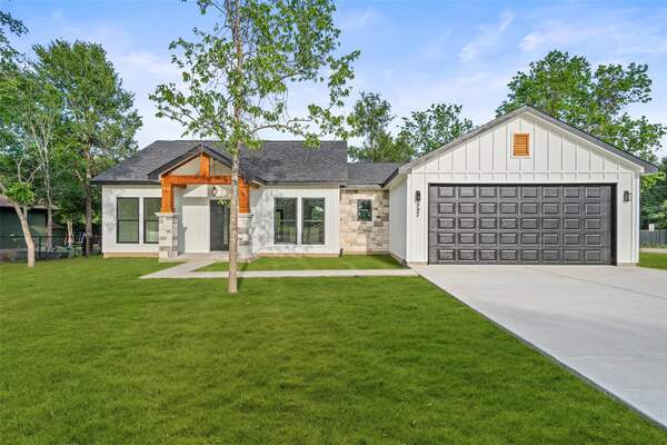 597 W KEANAHALULULU Ln, Bastrop