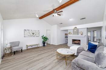 listing_242542323_image