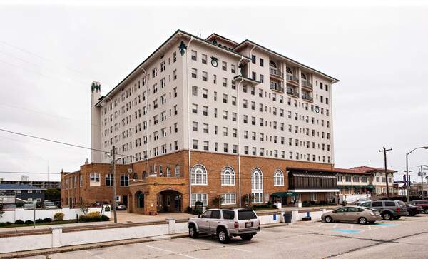 719 E 11th Street #410, Ocean City, NJ 08226