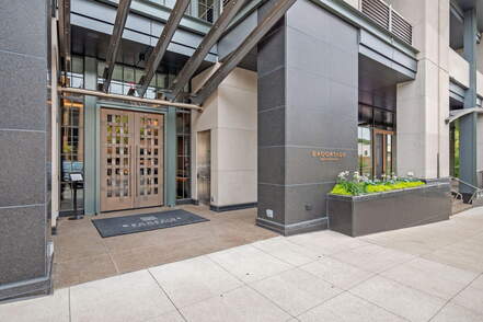 listing_258392085_image
