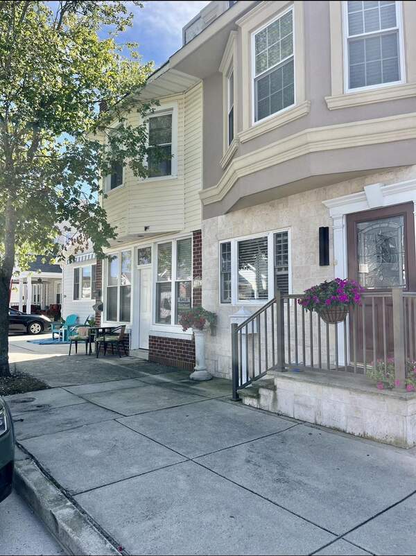 226 N Vendome, Margate, NJ 08402
