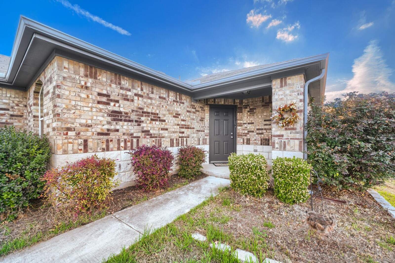 100 Liard River Rd, Hutto