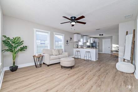 listing_245608496_image