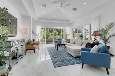 listing_243816420_image