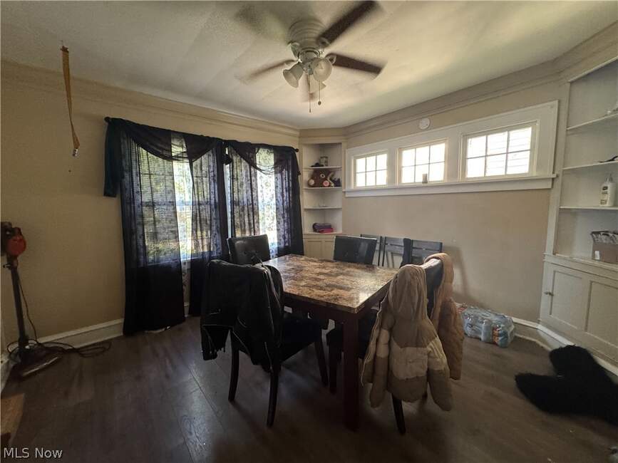 Dining room at 3633 Cedarbrook Road