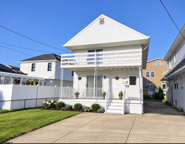 21 N Exeter Ave, Margate, NJ 08402
