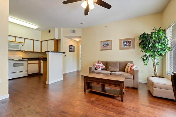 2320 Gracy Farms Ln 812, Austin