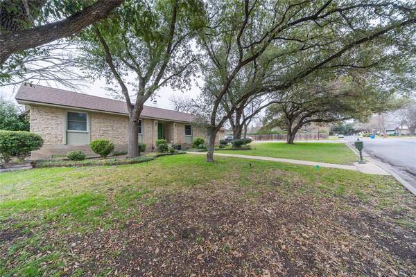 700 Drake Ln, Taylor