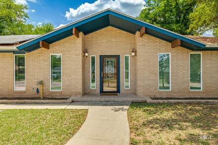 listing_244925910_image