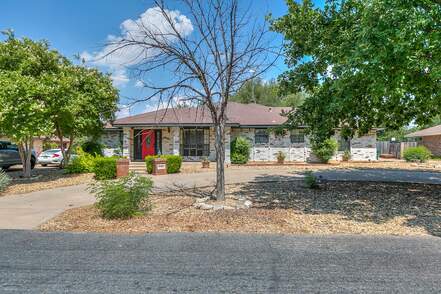 listing_243736733_image