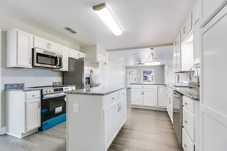 listing_243396452_image