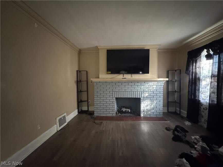 Living room at 3633 Cedarbrook Road