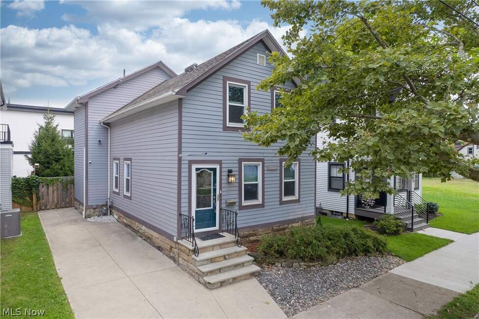 3004 Monroe Avenue — property photograph 1