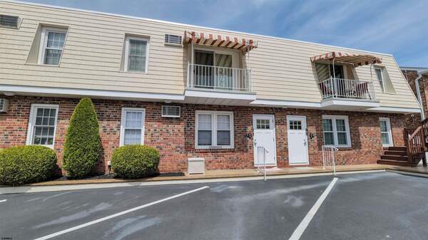201 N Coolidge Ave B-8, Margate, NJ 08402