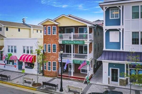 4111 Landis Avenue "B" aka 2W, Sea Isle City, NJ 08243