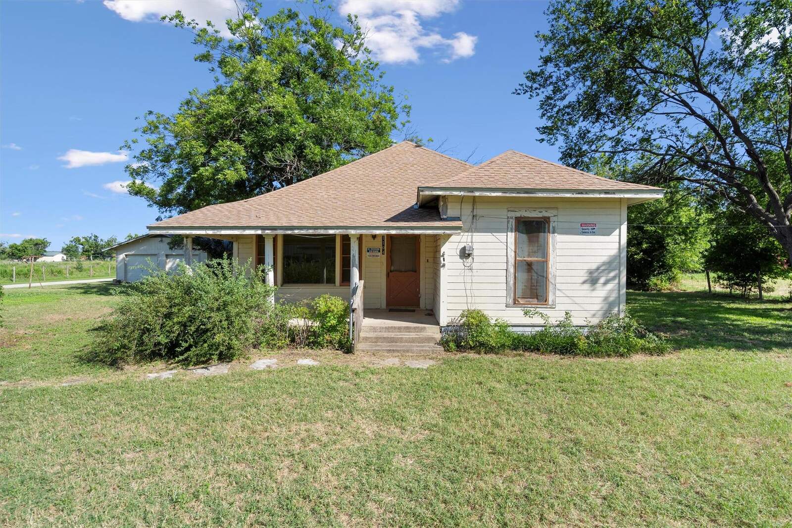 1104 E Umlang St, Thorndale