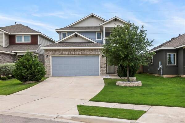 205 Trailside Ln, Bastrop