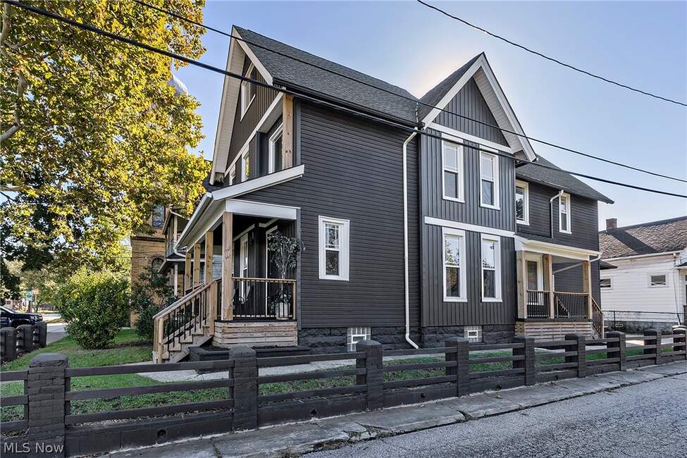 1423 Kenilworth Avenue — property photograph 1