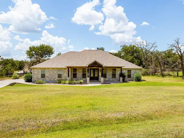 140 Winchester Rd, Bastrop